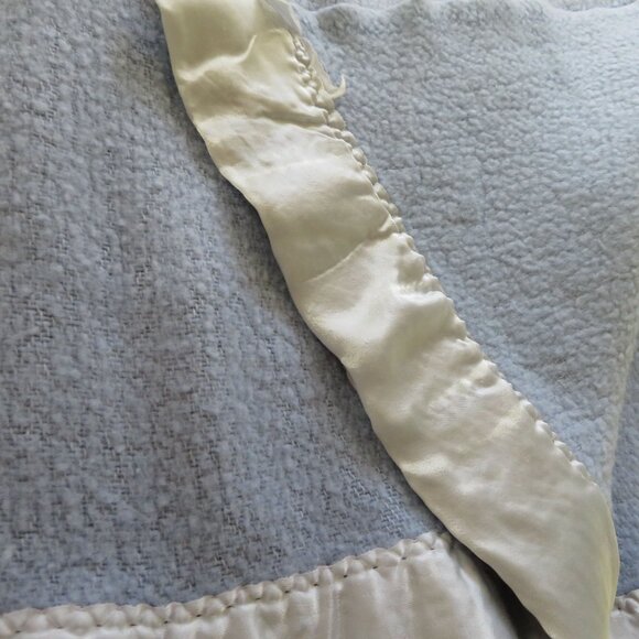 Vintage Blue Twin Acrylic Thermal Blanket Satin Trim 68 x 86 Made in USA - Picture 6 of 7
